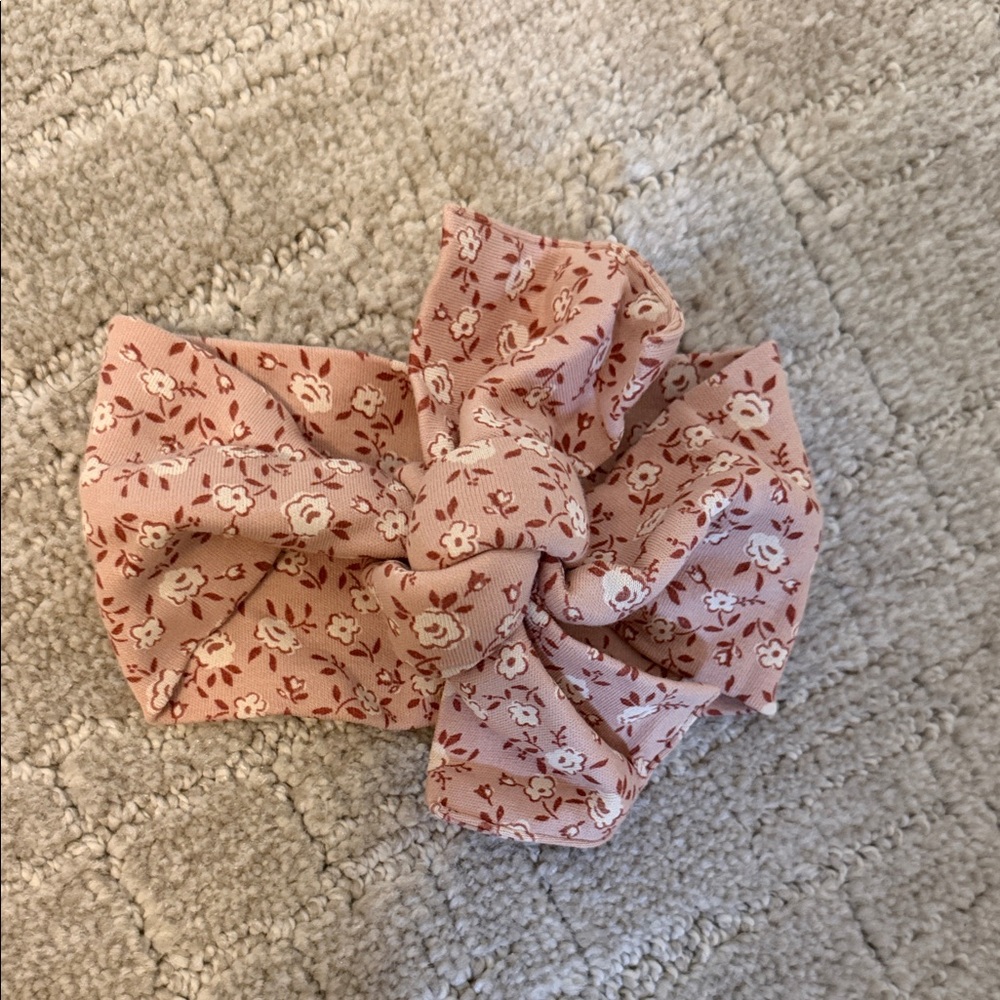 NWOT Colored Organics Floral Pink Newborn Hair Bow